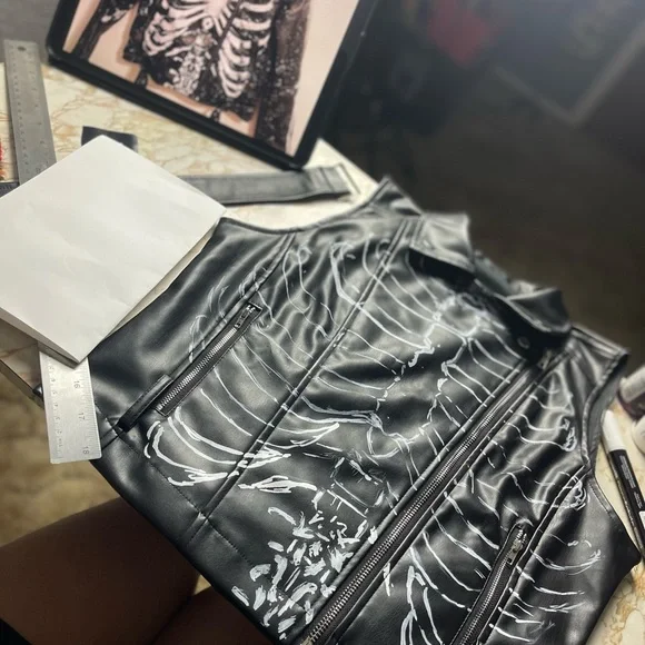 Skeleton Print Black Leather Vest (sz L) - Picture 14 of 14